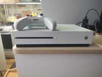 Xbox one s 1tb ..
