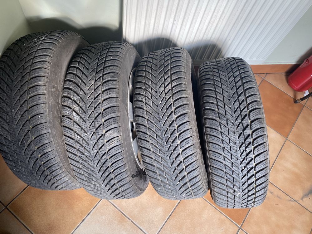 Opony zimowe 195/65R15 Nokian Snowproof 2 na flegach