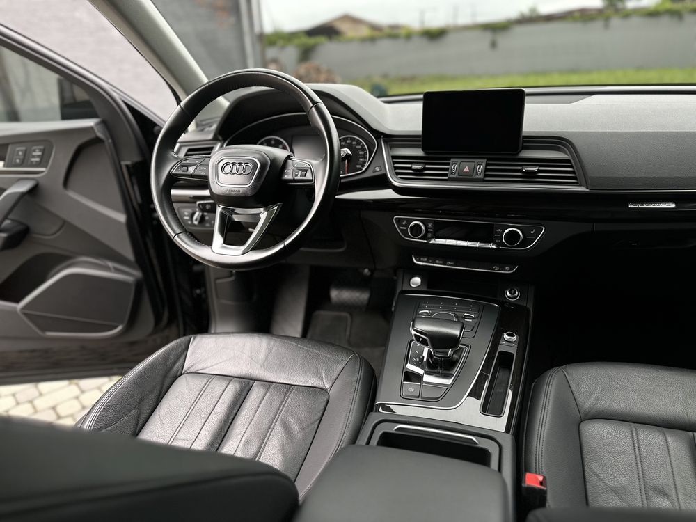 Audi Q5 , 2017 року ! В дуже хорошому стані ! Quattro!