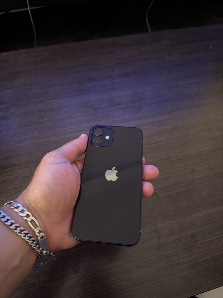 Iphone 12 em otimo estado