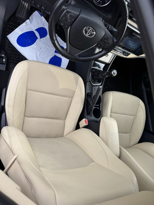 Toyota Corolla 2017 PRESTIGE; 1 własciciel! Zadbana! Niski przebieg!