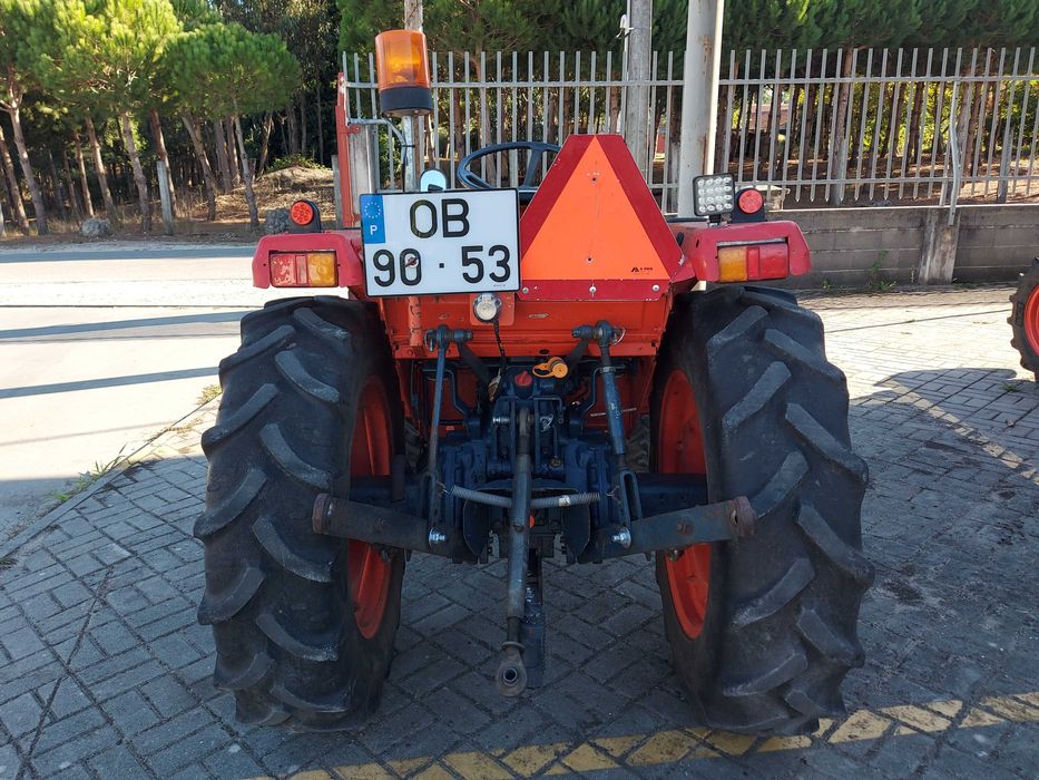 Trator Kubota L2250 usado