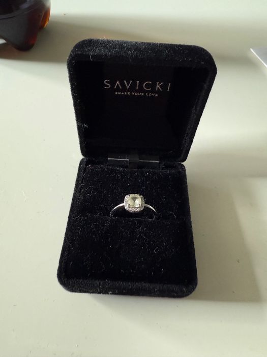 Piękny pierścionek zaręczynowy AKTUALNE!