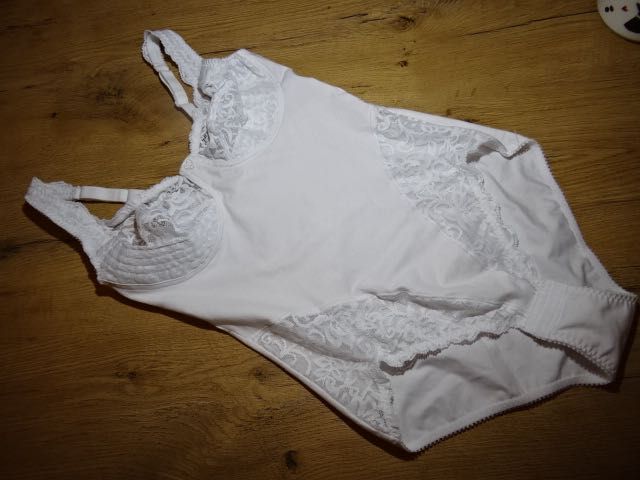 Lovable body korygujące nowe białe 80 B