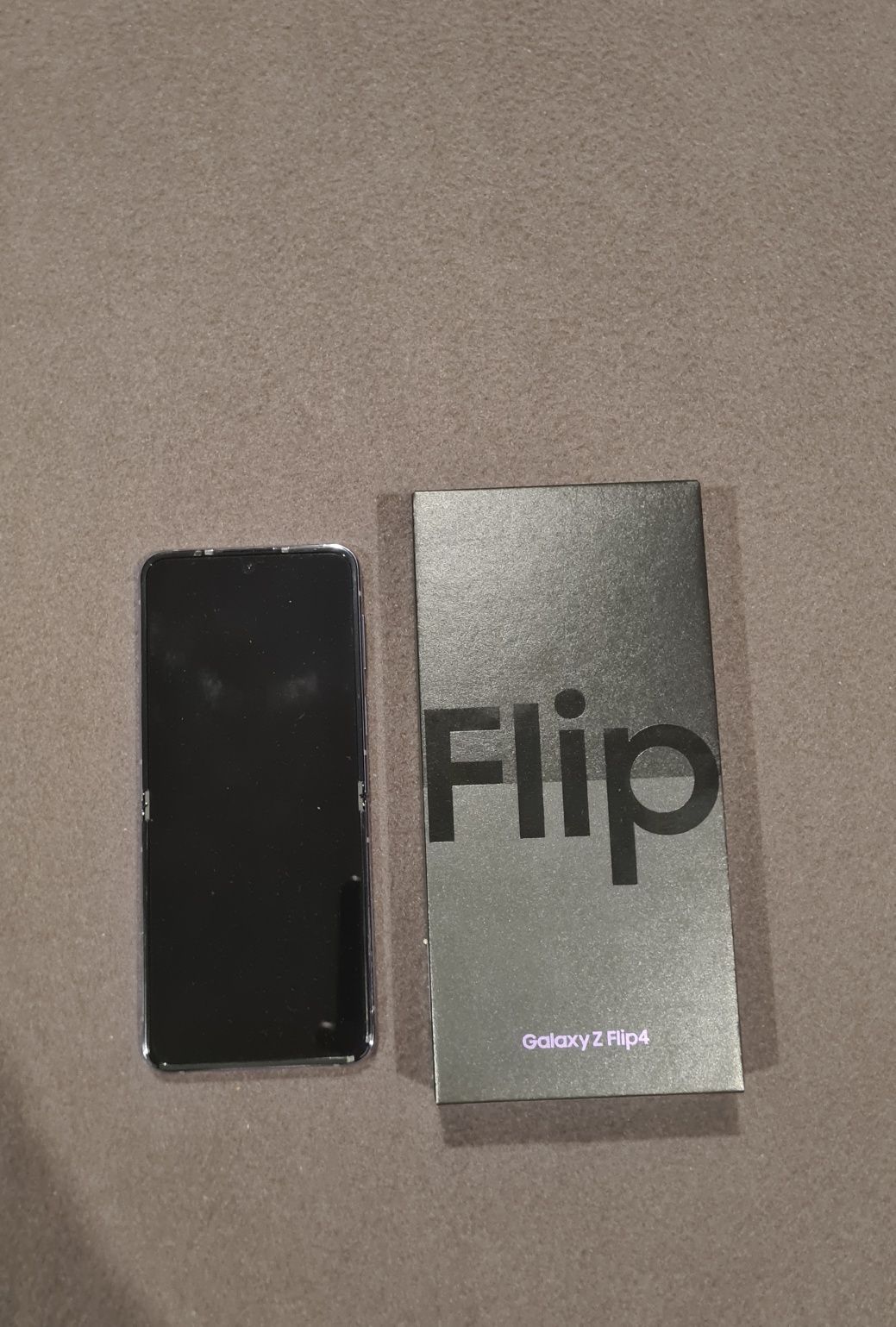 Samsung Galaxy Z Flip4