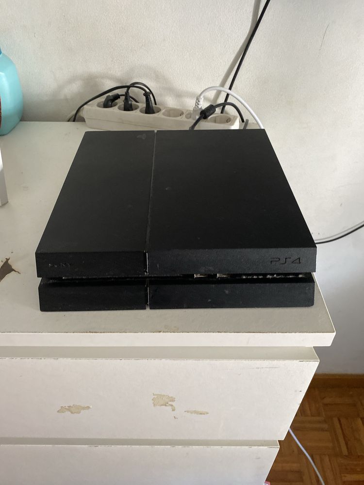 Playstation 4 + comando + jogo