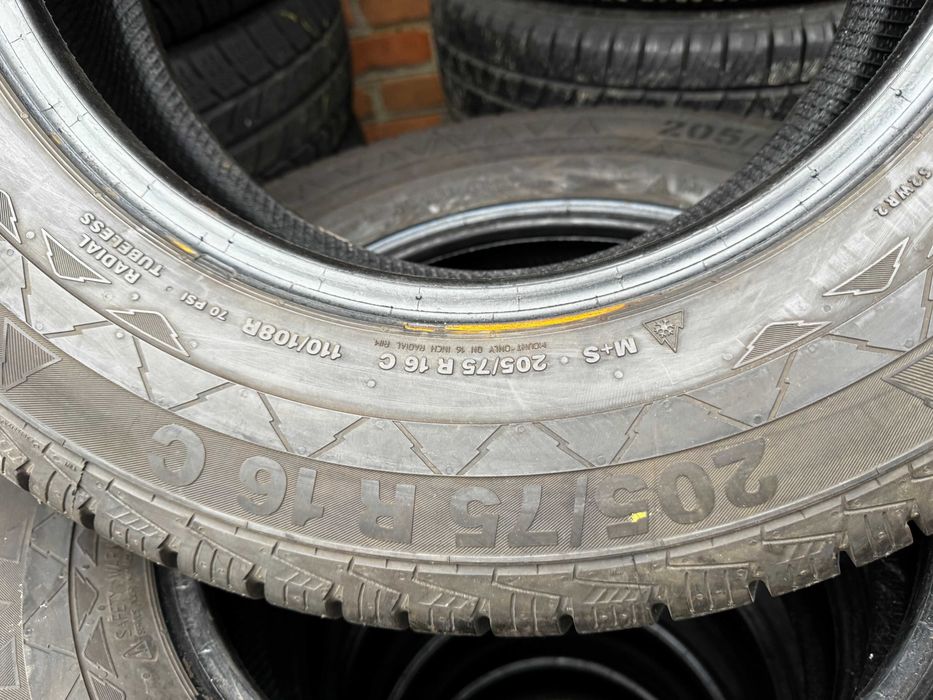 Шини CONTINENTAL 205/75 R16C, VancoWinter 2, зимова резина, цешка