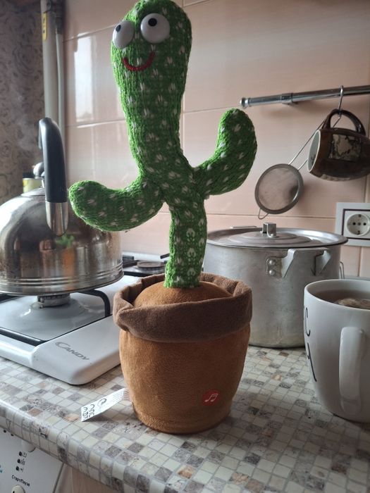 анцювальний кактус дитяча іграшка, що співає