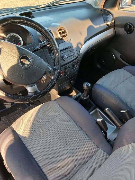Chevrolet Aveo 2009 com 100 mil km