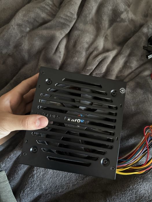 Zasilacz AEROCOOL PGS VX 750W 80 Plus jest gwarancja