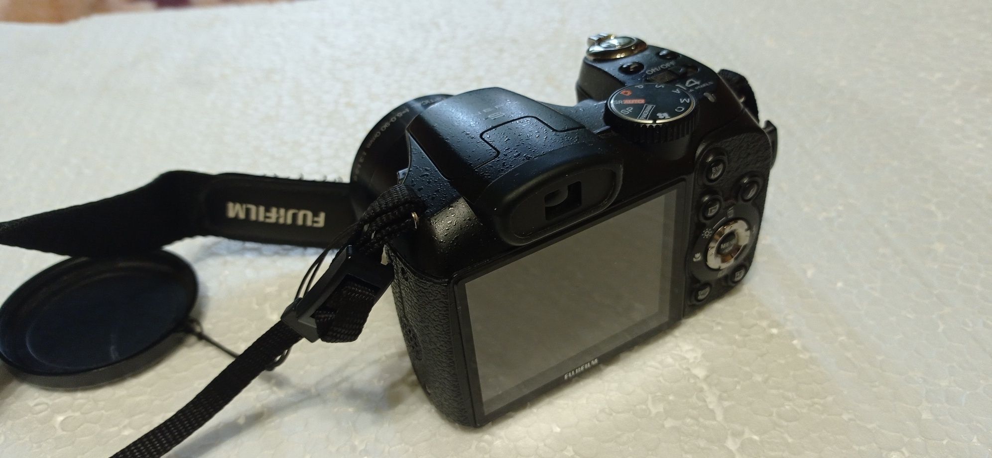 Цифровая фотокамера Fuji Film Fine Pix s2950.Чехол.