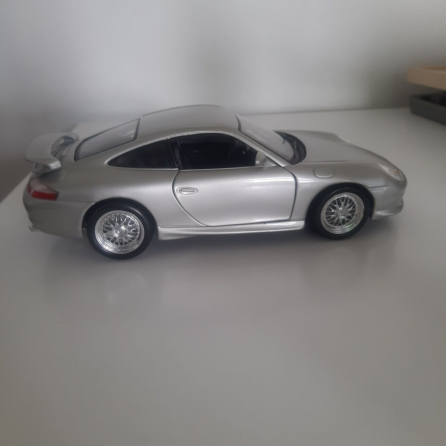 Porsche 911 carrera gt3 bburago 1:18