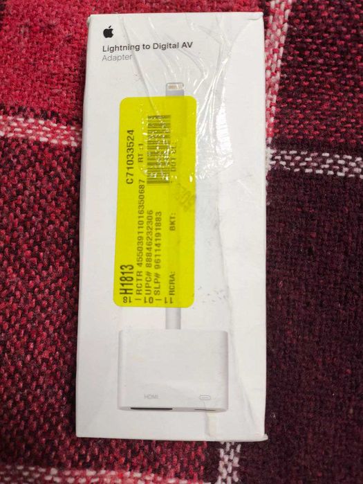 Кабель HDMI для передачи изображения на екран или проектор