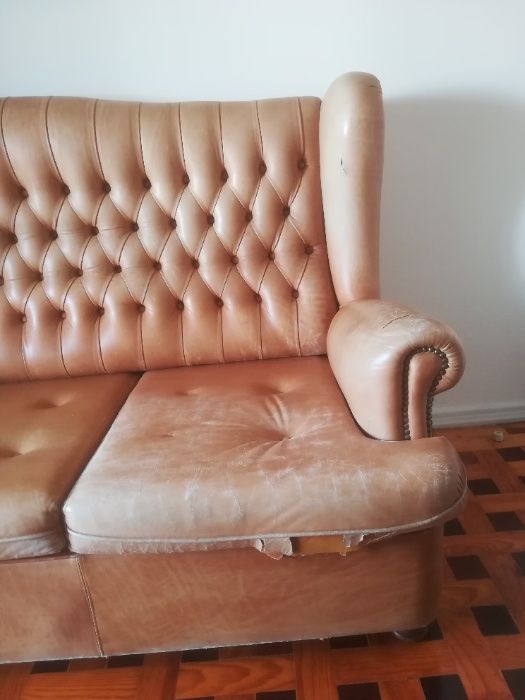 Sofa cama couro Orelhudo 3 lugares