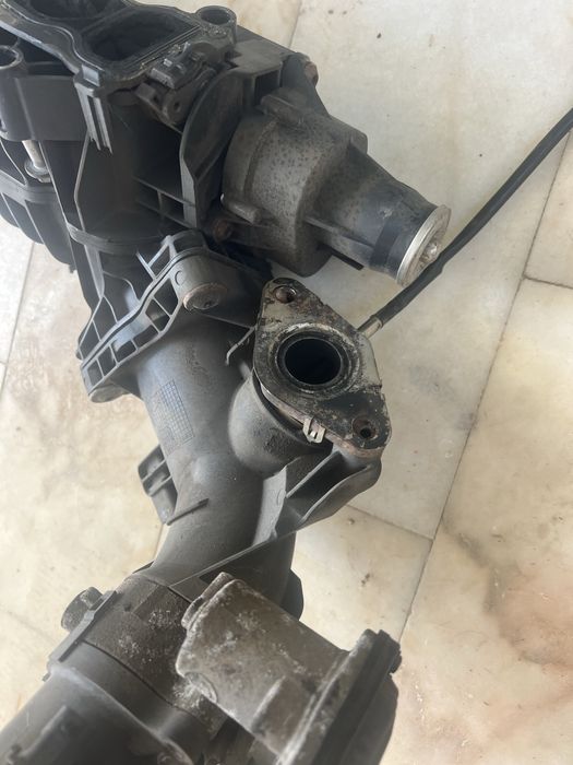 Coletor de admissão BMW original serie F, estava montado em um F30