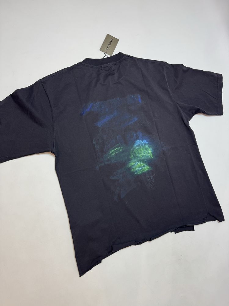 Футболка Balenciaga Distressed M L