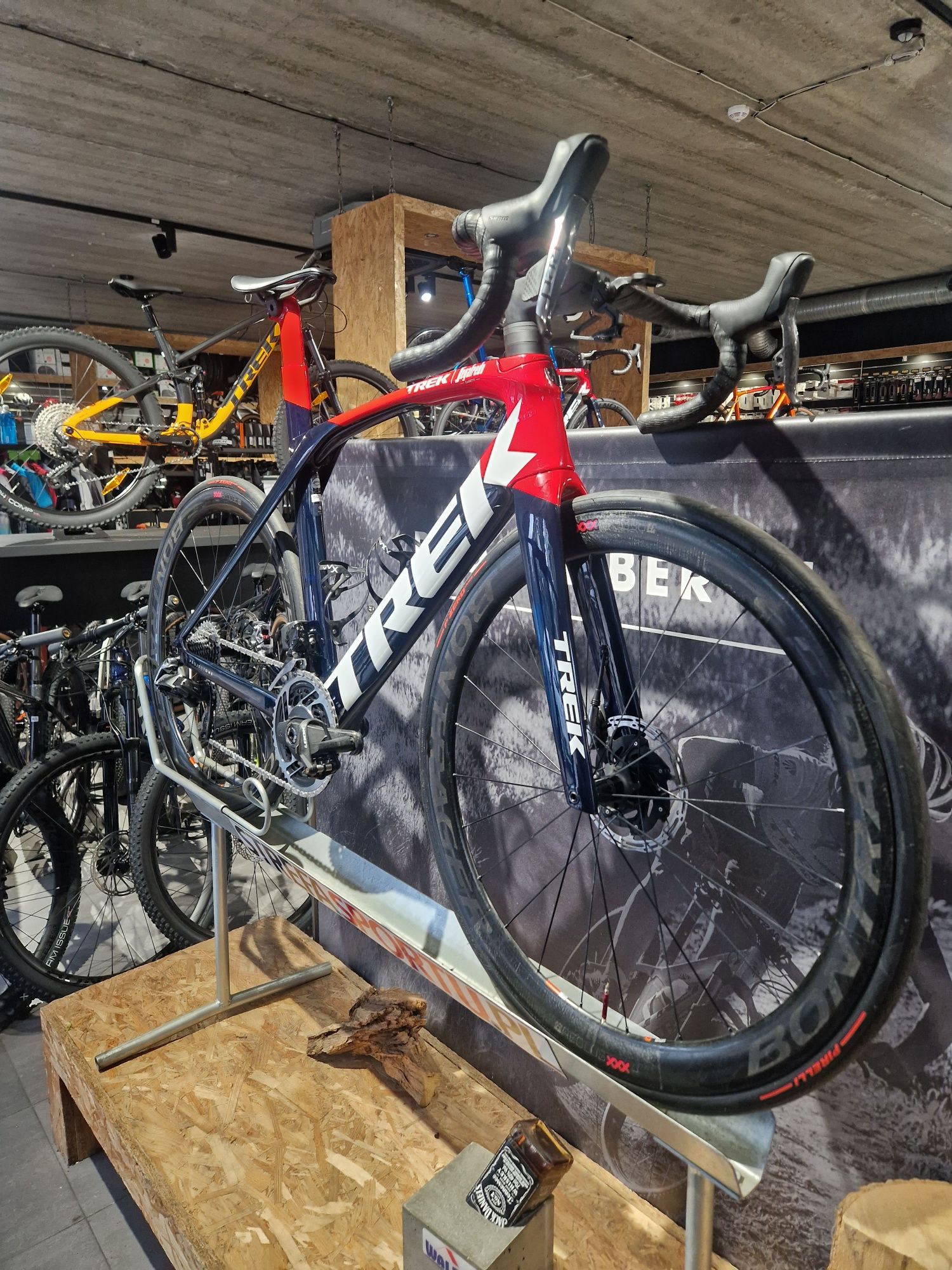 Trek Madone SLR 9 r. 56 SRAM Red eTap AXS 12 koła XXX 50 Quarg