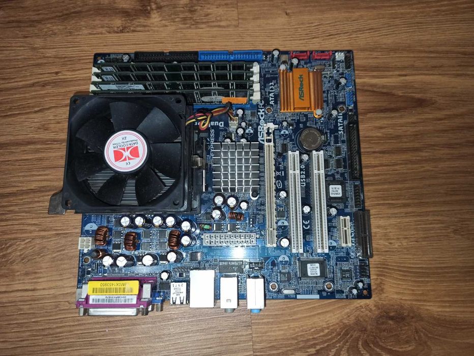 Комплект ASROCK 939NF4G-SATA2, AMD Sempron 3000+, ОЗУ 1,5 Gb, samsung