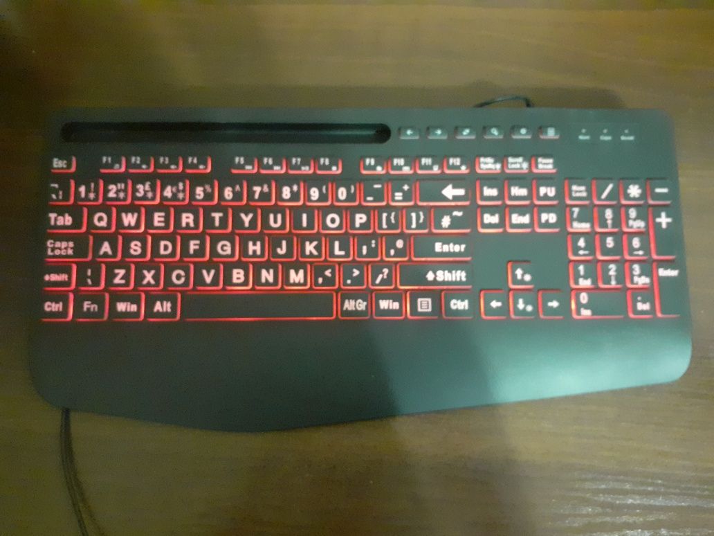 Клавіатура  з RGB підсвіткою