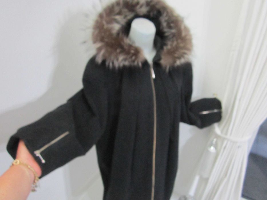 płaszcz wełniany ciepły z ogromnym lisem model kokon rozm XL-XXL