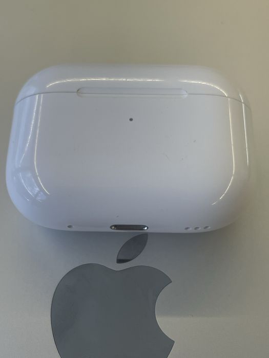 Продам кейс AirPods pro 2 оригінал без навушників