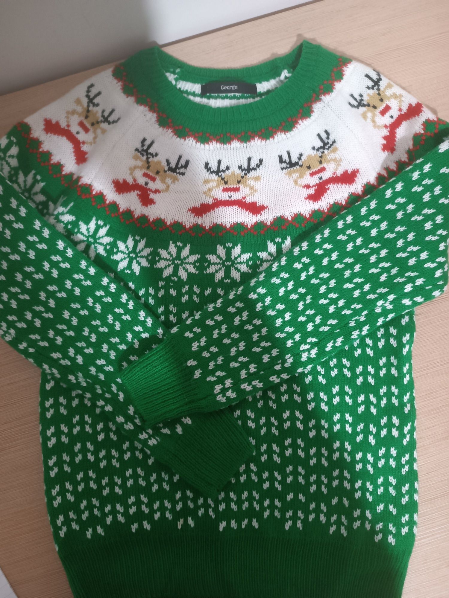 Świąteczny sweter firmy George nowy rozmiar 7-8 lat/ 122 -128 cm