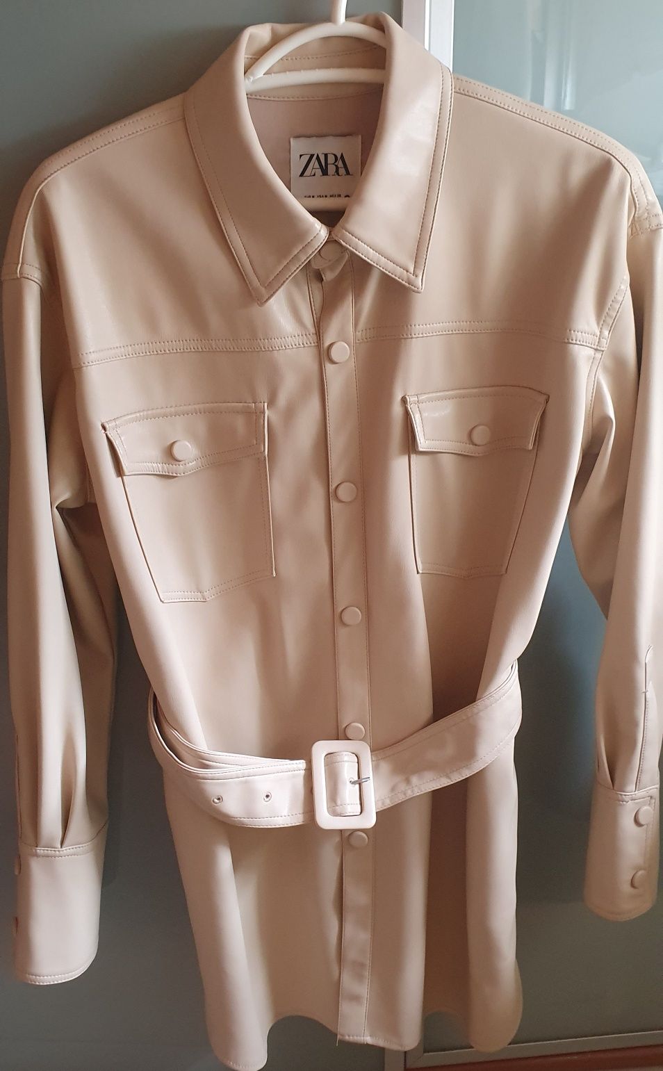 Camisa creme Zara