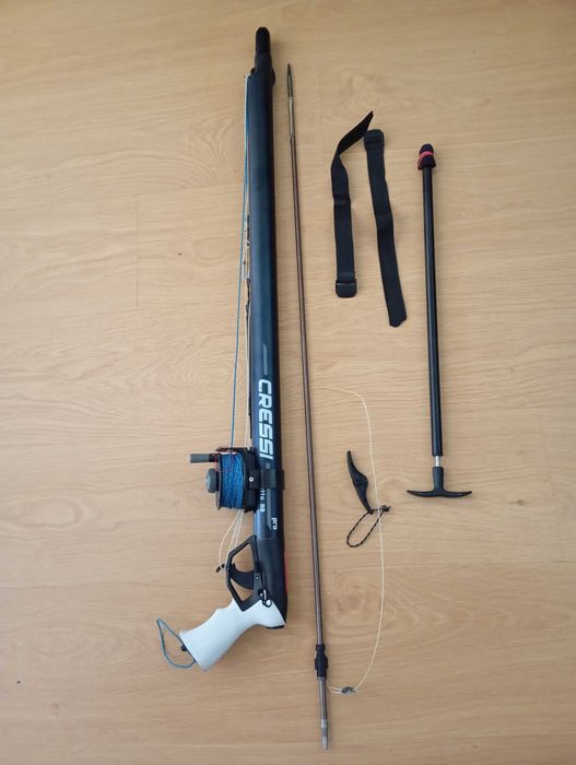 Arma  pescasub pressão Saetta 88 pro com carreto, como nova