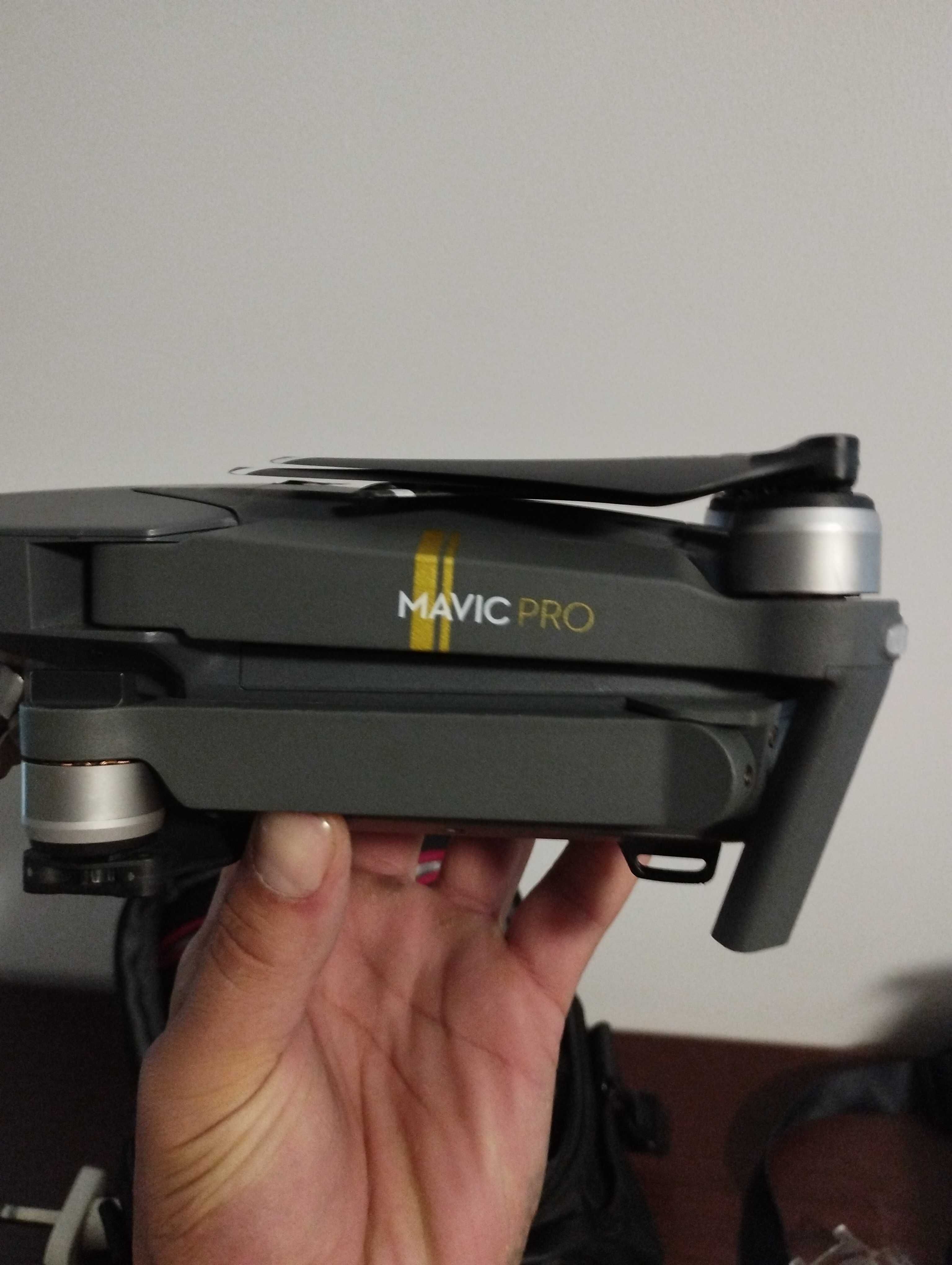 Квадрокоптер Mavic Pro