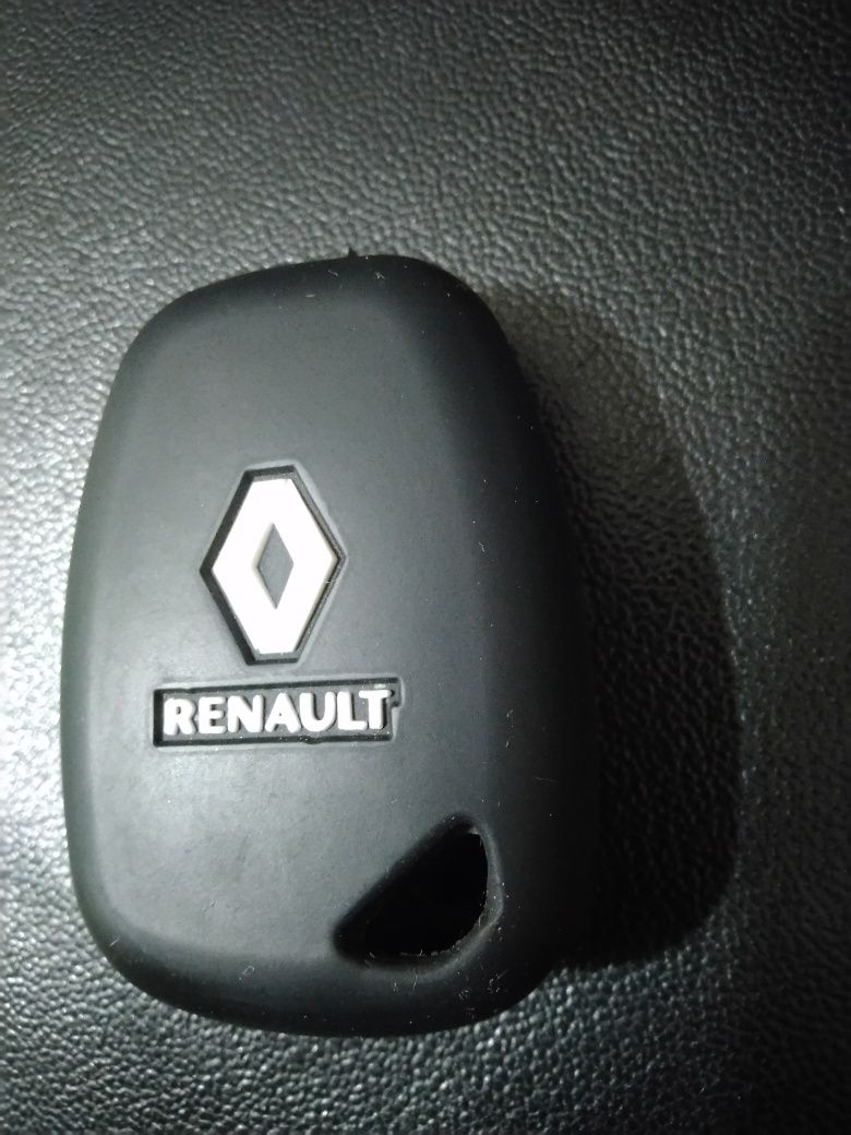 Силиконовый чехол на ключ Renault.