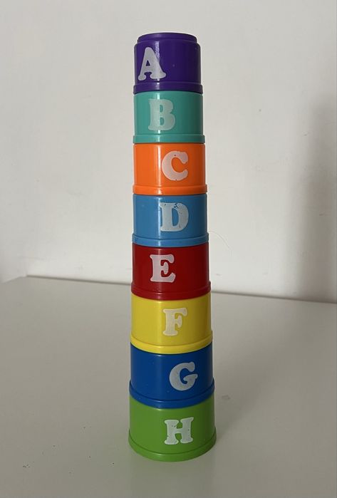 Copos brinquedo de empilhar