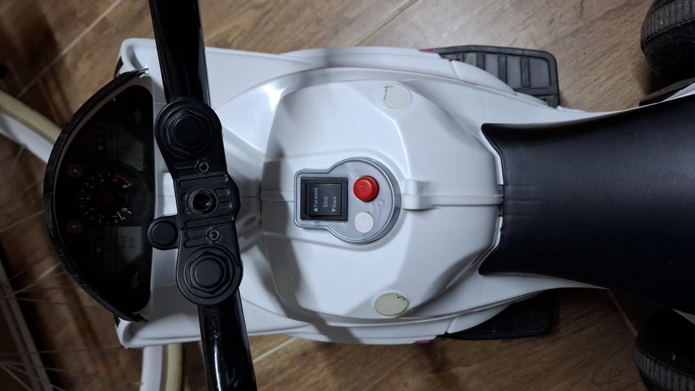 Motorek różowy na akumulator