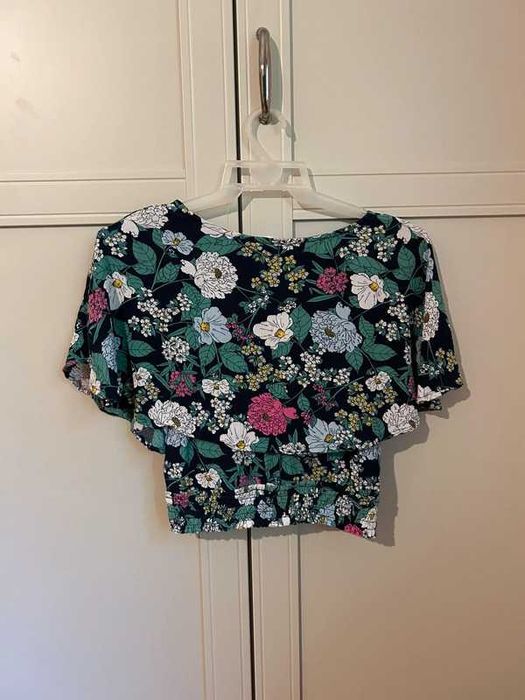 Krótka bluzka w kwiaty Roxy