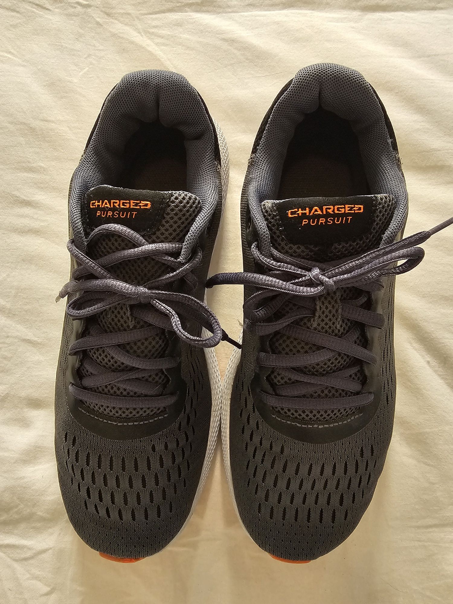 Tenis Under Armour Charged Pursuit