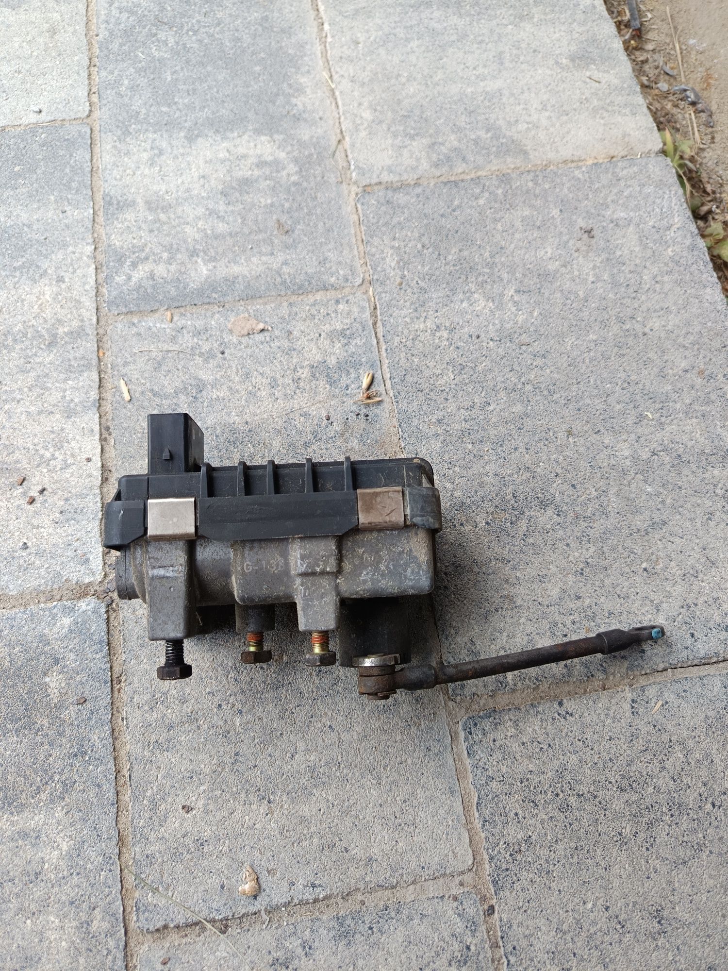 Sprzedam nastawnik turbiny e90 n47