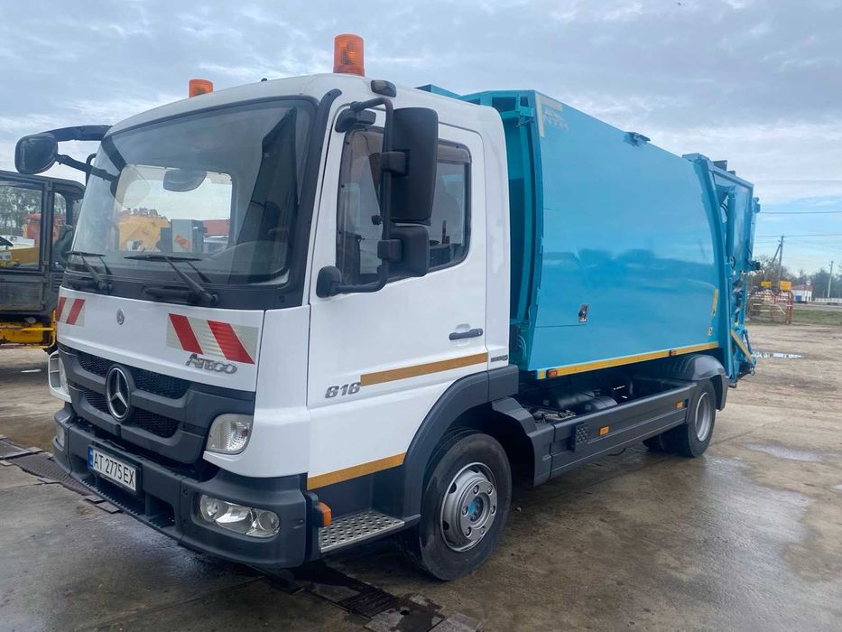 Сміттєвоз Mercedes Benz Atego 818 2012 року Бункер NTM 11m3 2016 року