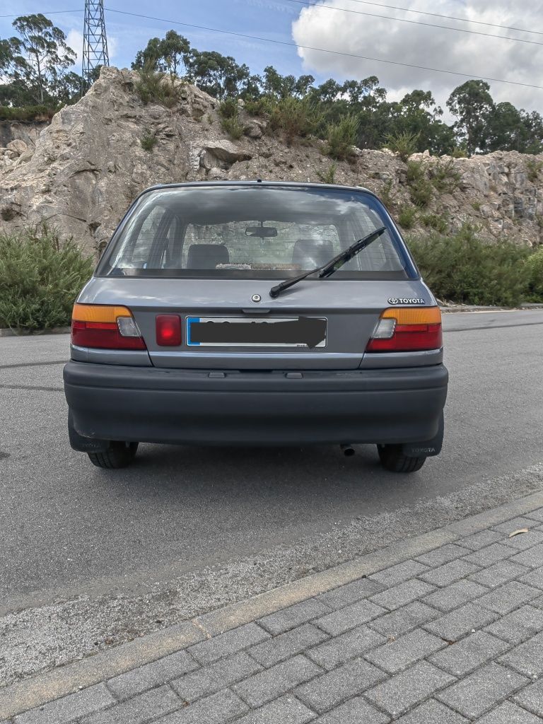 Toyota starlet .