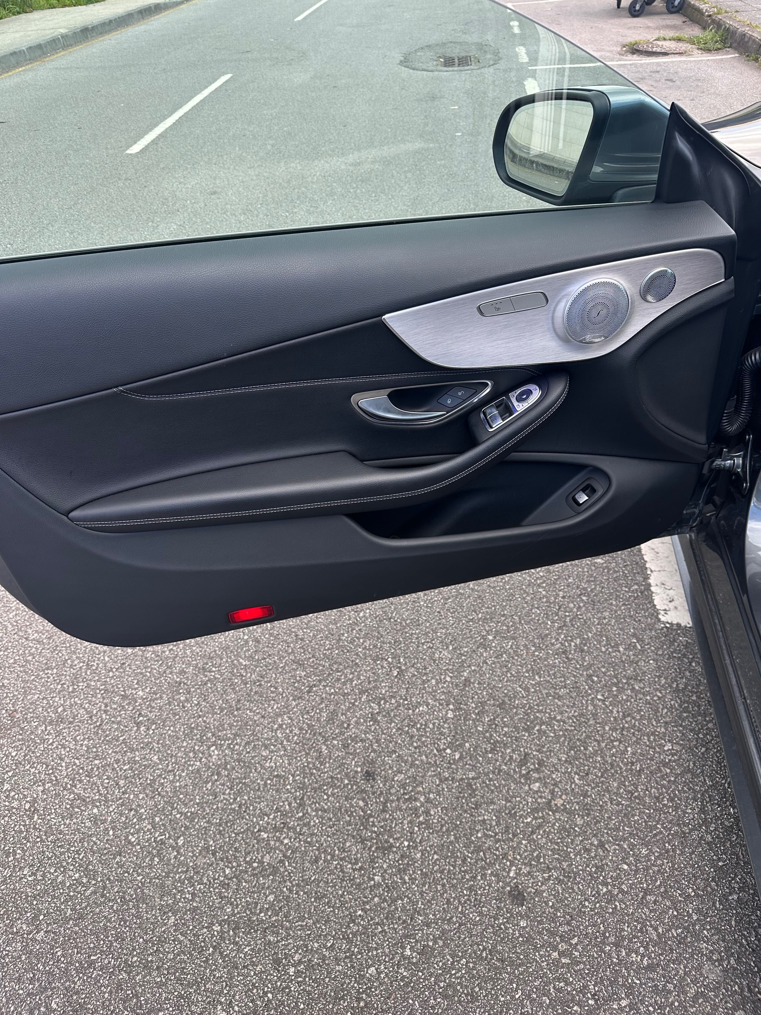 Mercedes C200 coupe amg 4 matic (full extras)