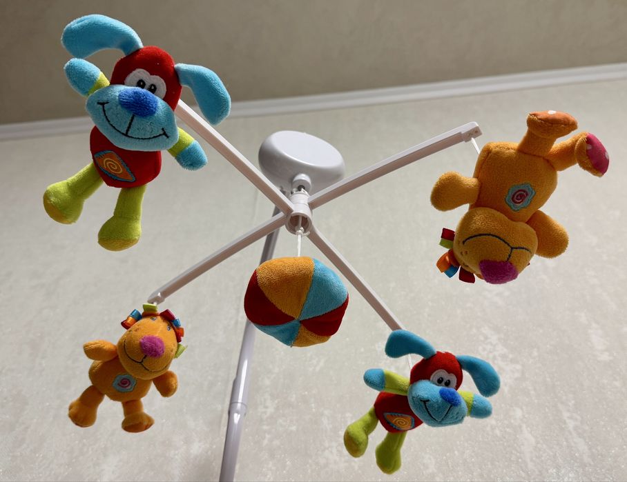 Мобіль музичний на дитяче ліжко  ціна за все