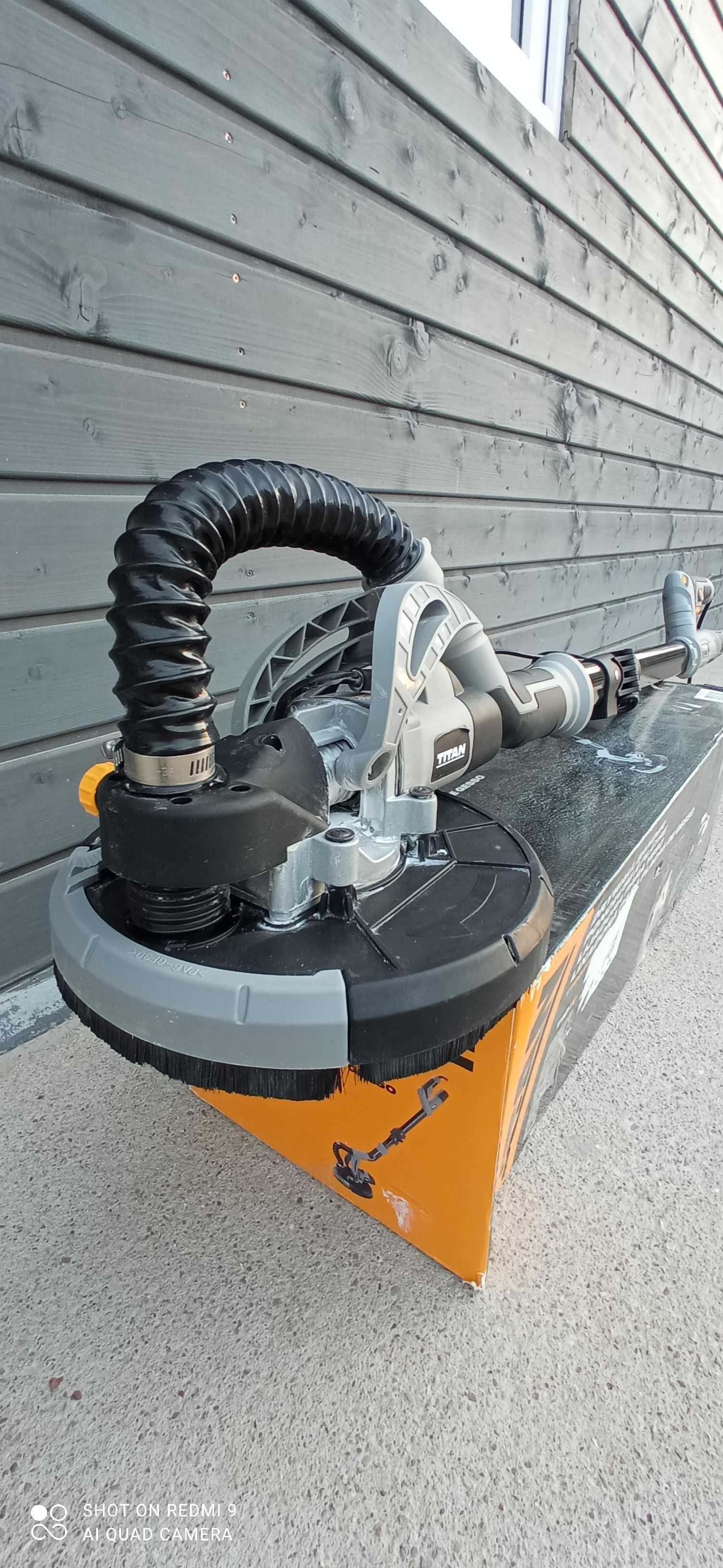 TITAN Szlifierka do gładzi żyrafa 710w 230v