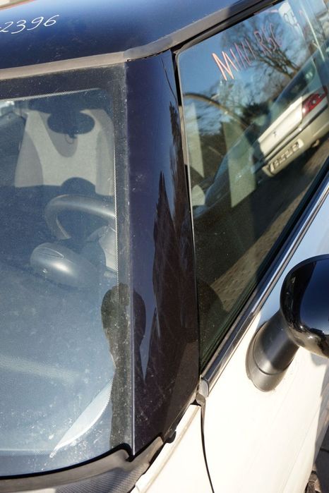 LISTWA SZYBY LEWY PRZÓD COOPER II R56 850 51137272583 BIAŁY PEPPER WHITE MINI 2005-2014