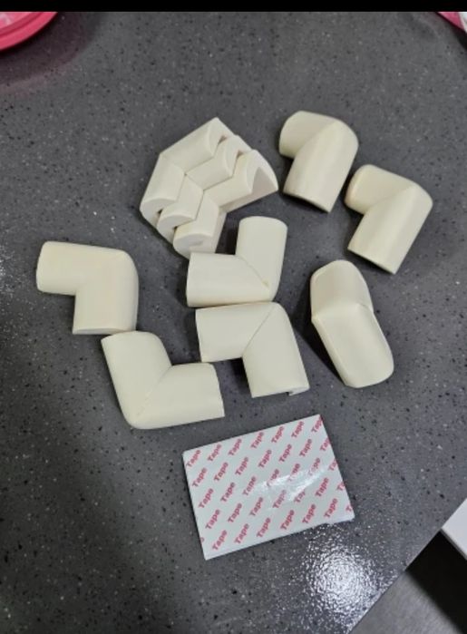 Захисні кути для меблів