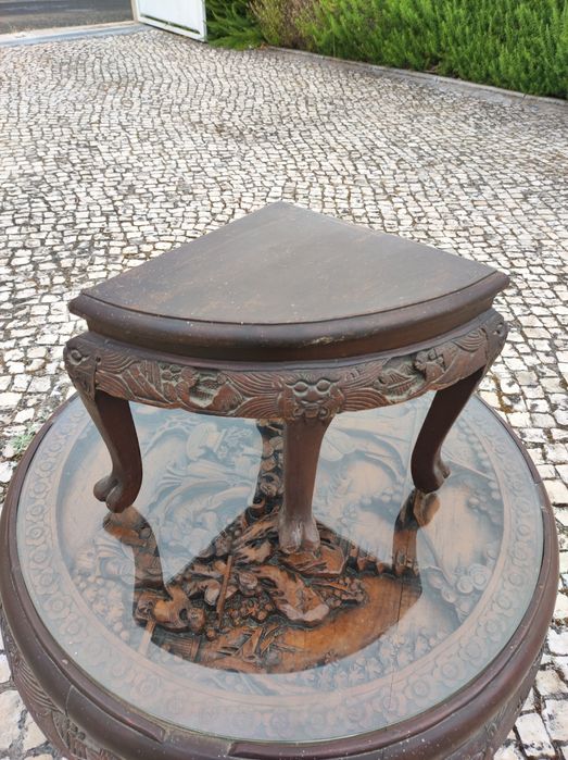 Mesa de sala em madeira