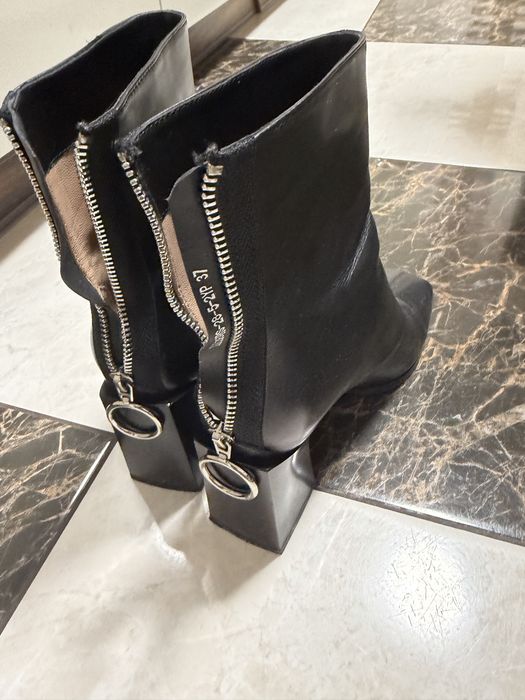 Чобітки на каблуку Le Berces осінні