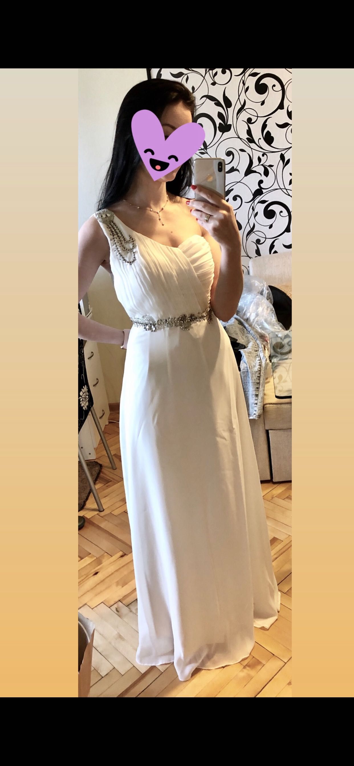 Біле плаття на вихід. На торжество або весілля. В греческому стилі