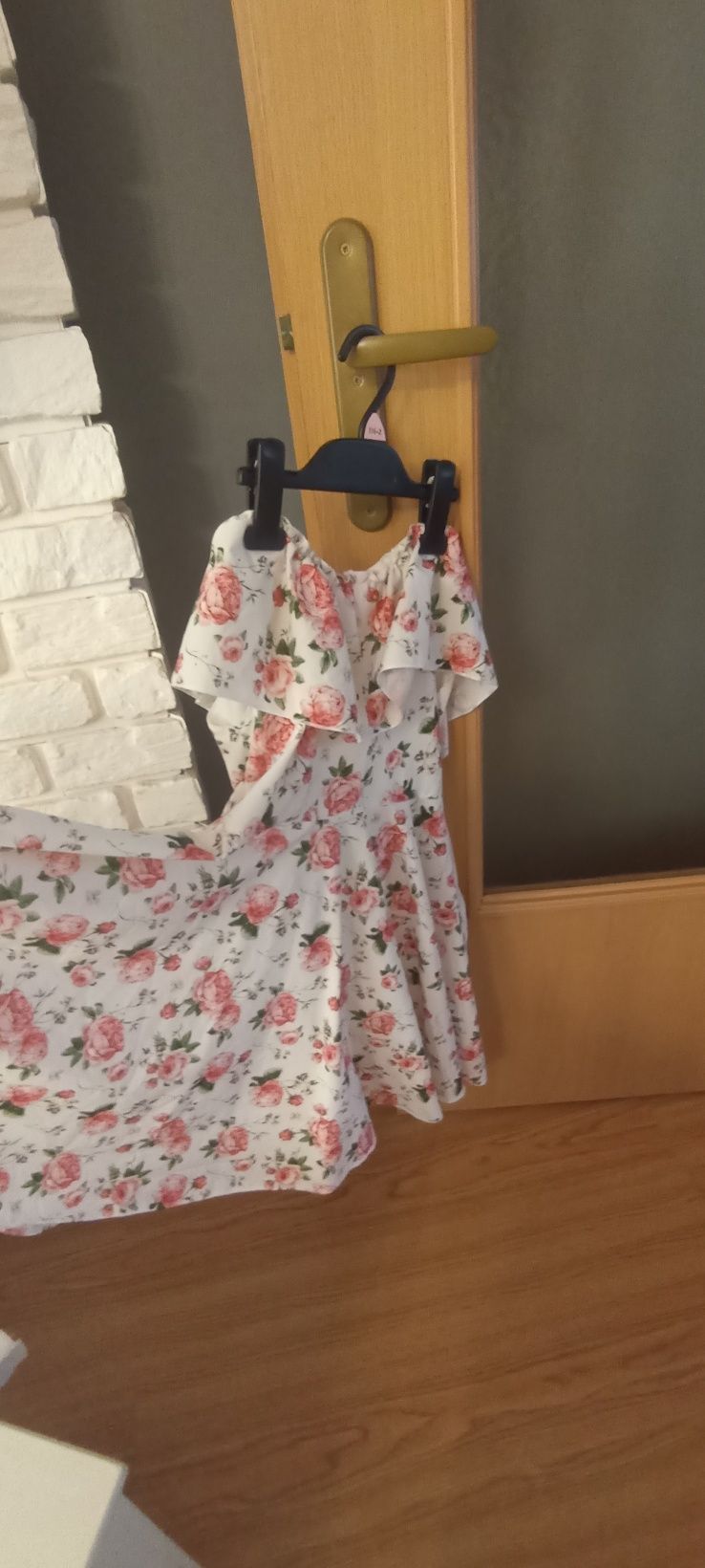 Piękna i zwiewna chiszpanka, sukienka polskiej produkcji 146
