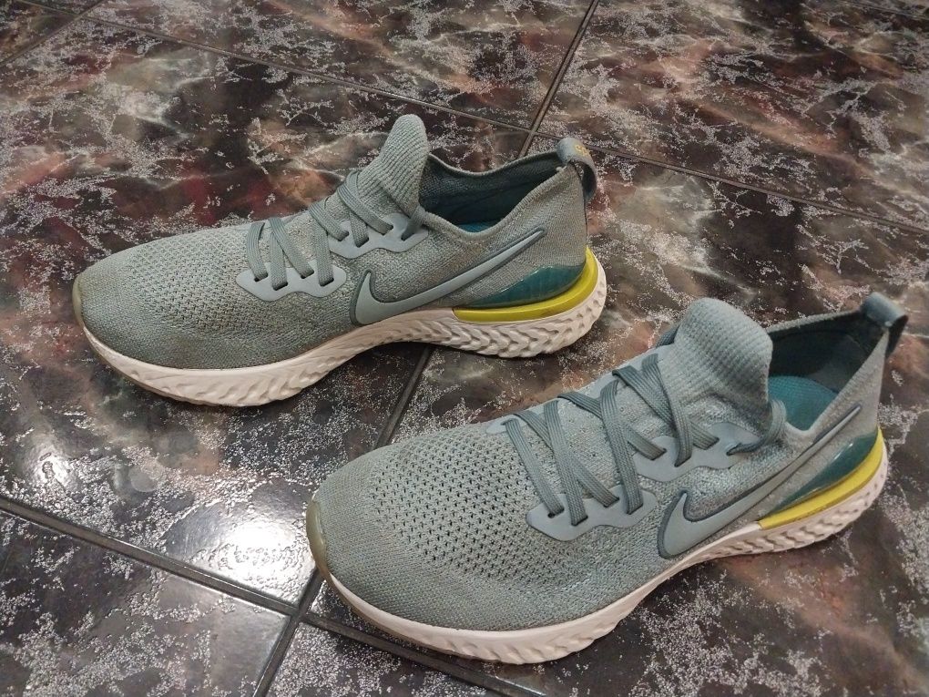 Кроссовки Nike Epic React