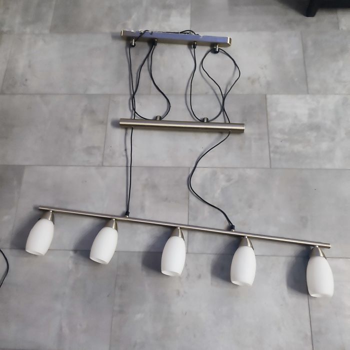 Продам потолочный светильник на 5 ламп