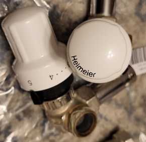 Zestaw grzejników: 2 szt. łazienkowe i 1 szt. pokojowy