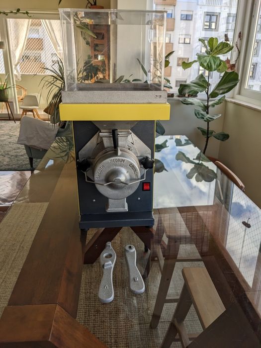 Moinho maquina moedor de frutos secos